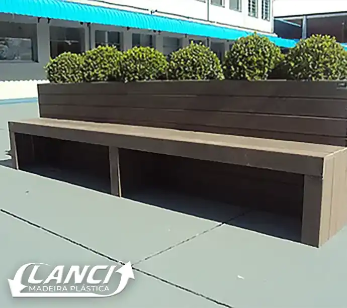 Instalação de material de calçada para áreas externas