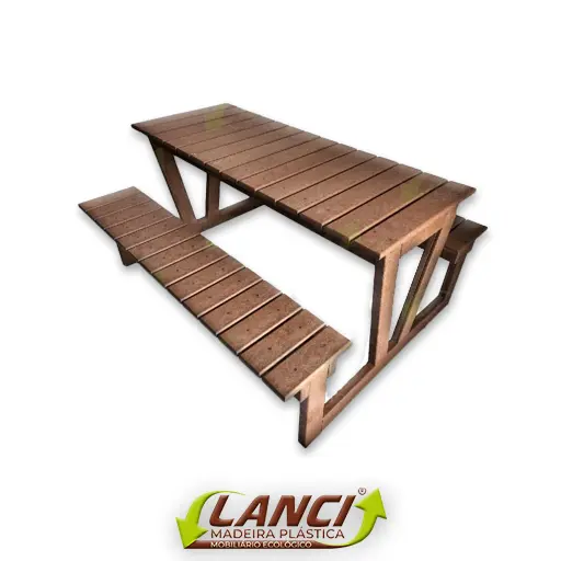 Mesa de madeira para áreas externas