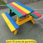 Mesa de piquenique colorida infantil